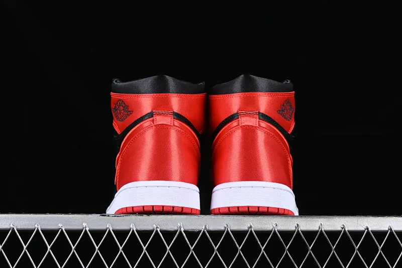 All Categories Air Jordan Jordan Series Basketball Shoes Air Jordan 1 High Air Jordan 1 High OG "Satin Bred" AJ1 Joe 1 Silk Forbidden Wear FD4810-061